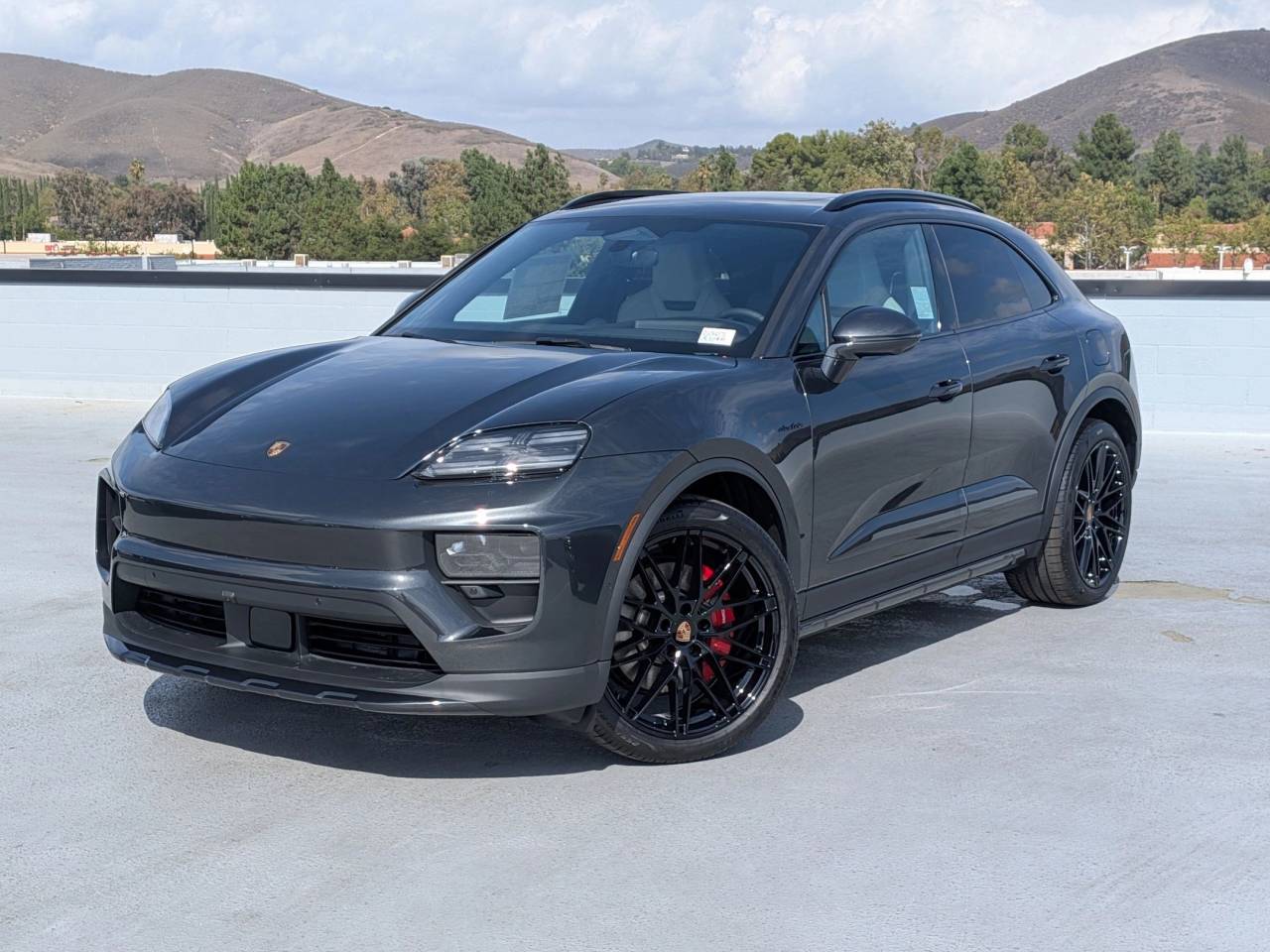 2025 Porsche Macan S's photo