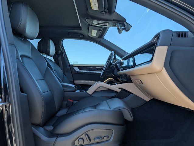2024 Porsche Cayenne photo 10