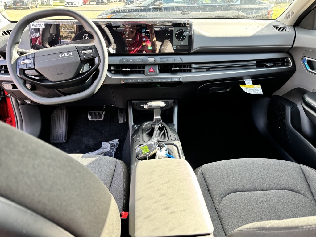 2025 Kia K4 LXS photo 15