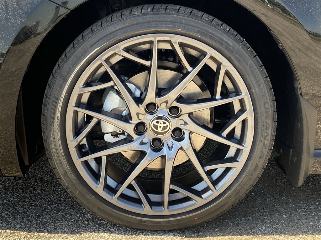 2025 Toyota Camry SE photo 18