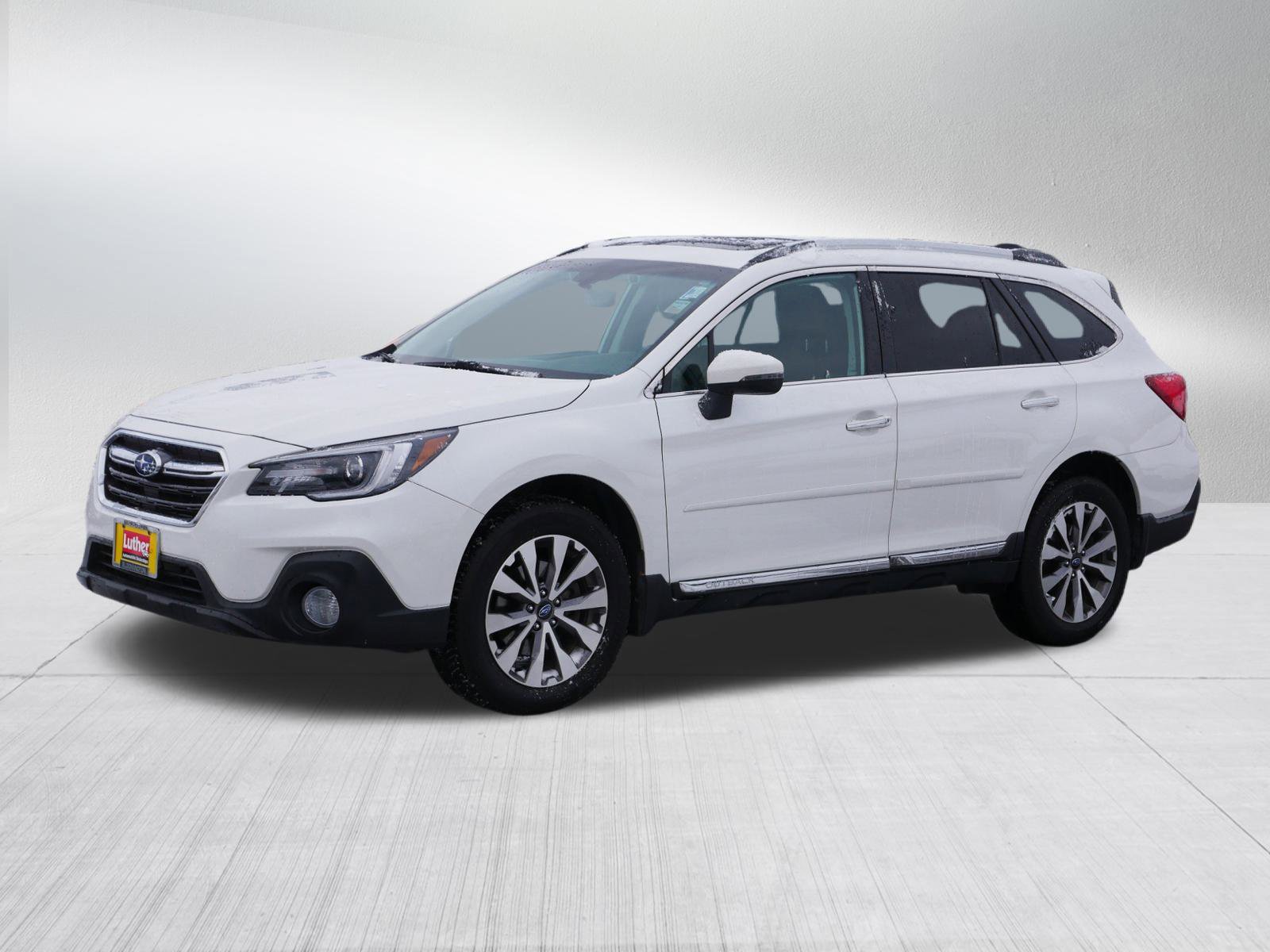 2018 Subaru Outback Touring photo 3