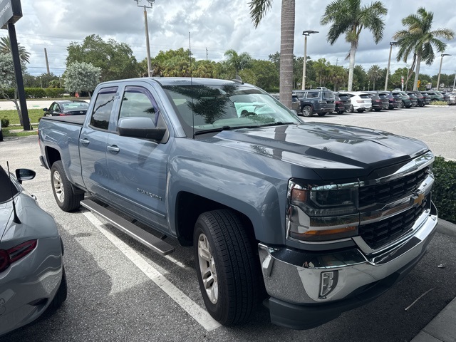 2016 Chevrolet Silverado 1500 LT1 photo 2