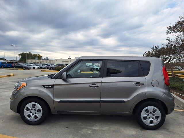 2013 Kia Soul Base photo 2