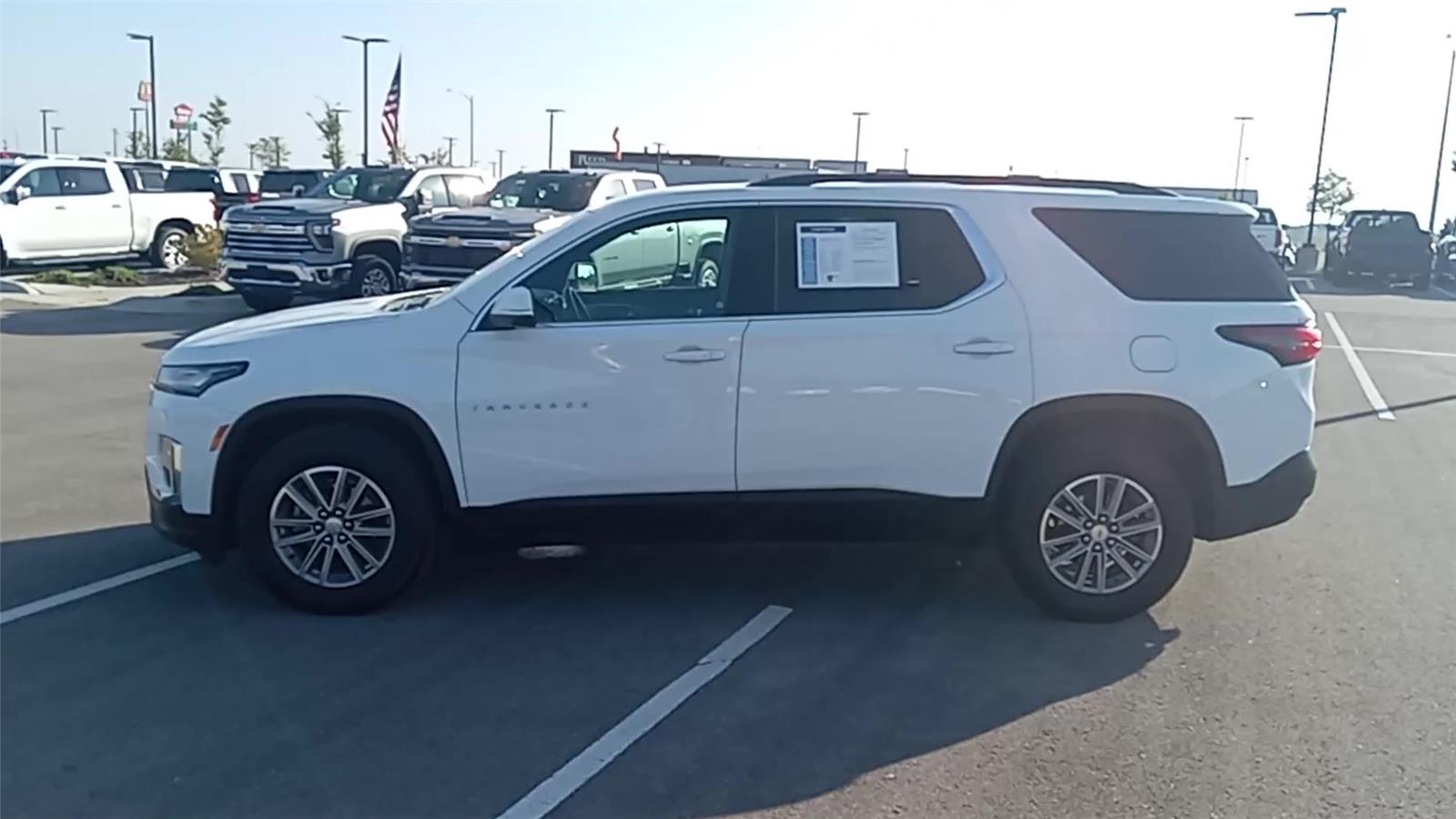 2022 Chevrolet Traverse Cloth photo 3