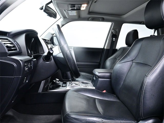2018 Toyota 4Runner SR5 photo 10