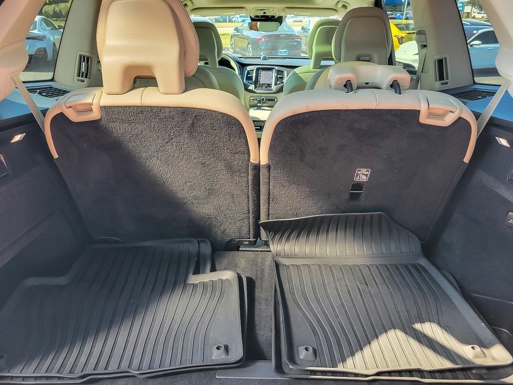 2022 VOLVO XC90 - Image 17