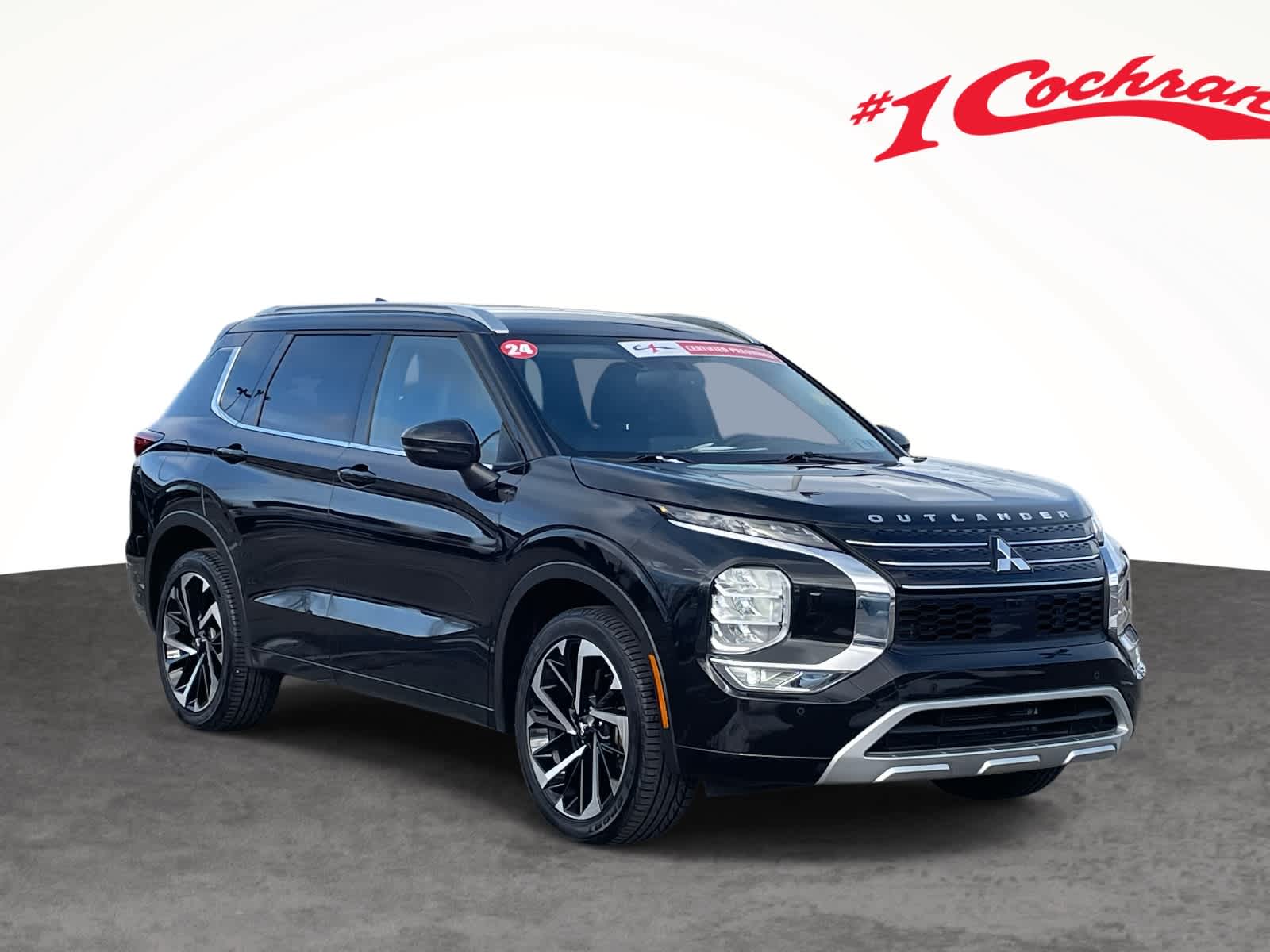 2024 Mitsubishi Outlander SEL's photo