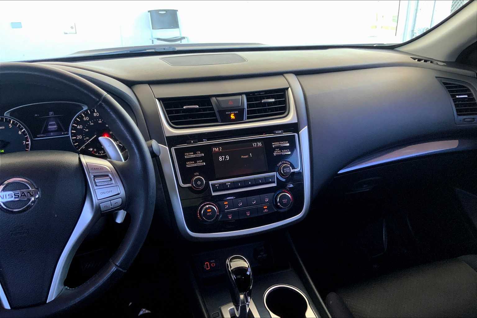 2018 Nissan Altima 2.5 SR photo 6