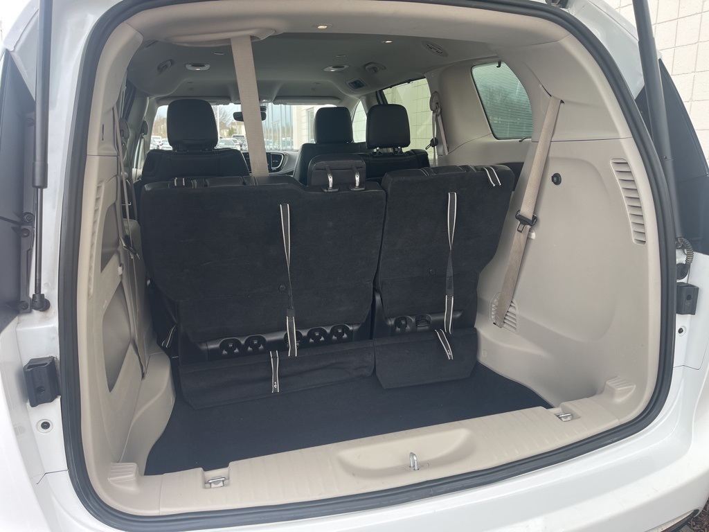 2022 Chrysler Pacifica Touring L photo 24