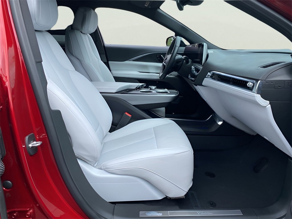 2024 Cadillac Lyriq Sport photo 18