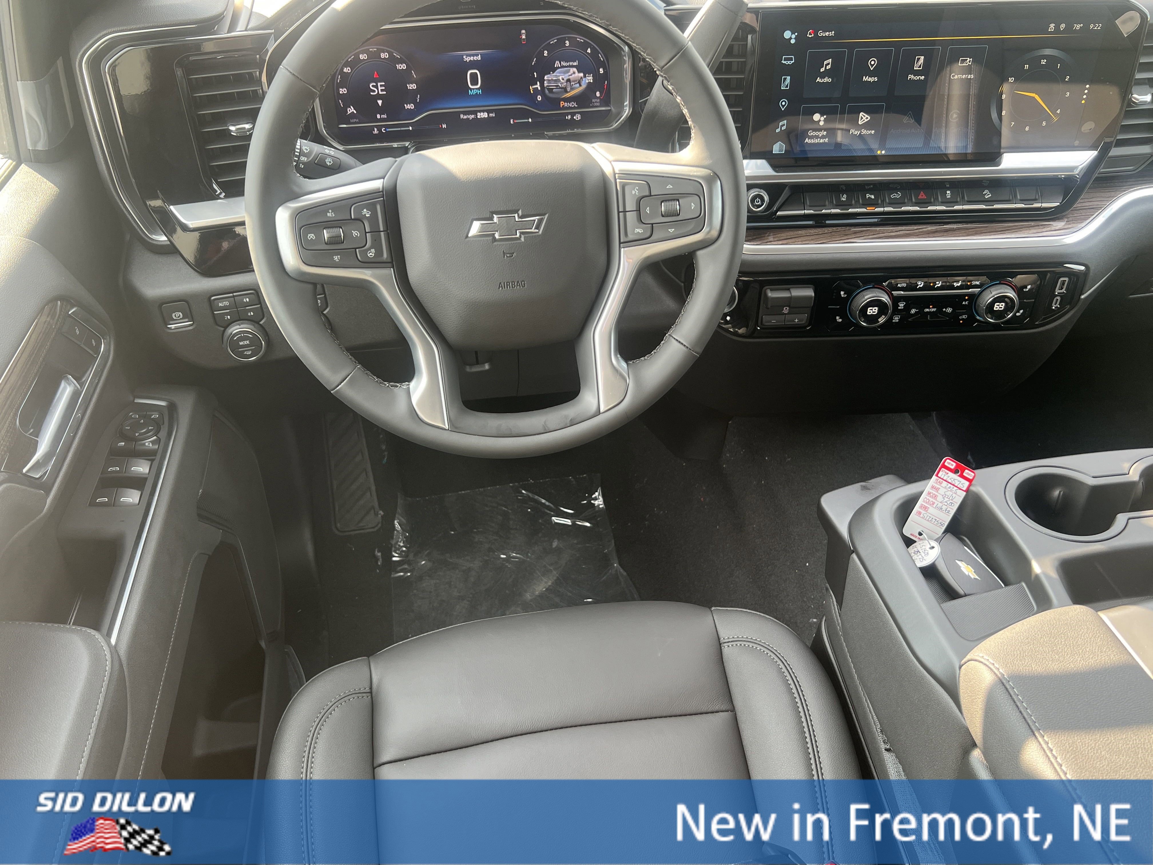 2025 Chevrolet Silverado LT photo 3