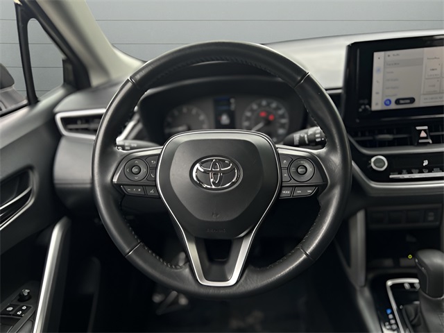 2024 Toyota Corolla Cross LE photo 15