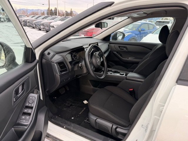 2024 Nissan Rogue S photo 3