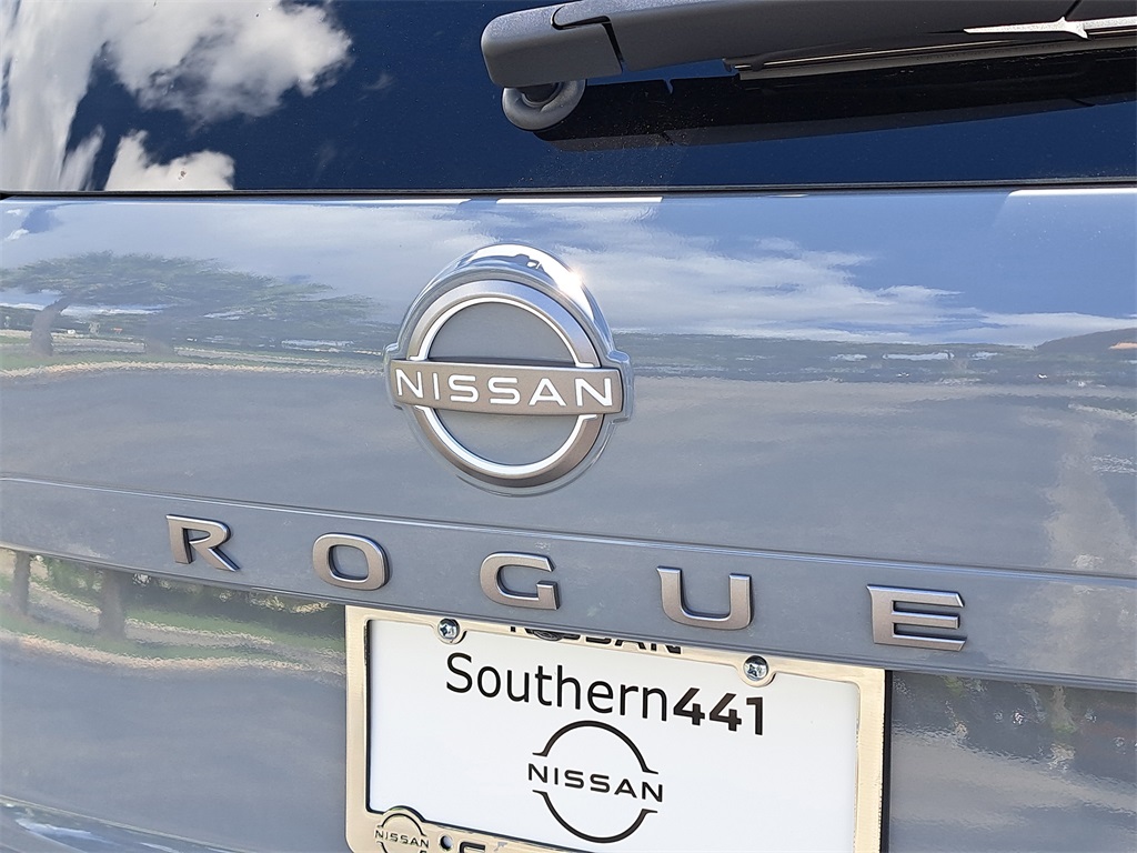 2026 Nissan Rogue SV photo 9