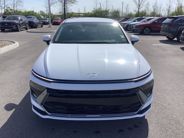 2025 Hyundai Sonata SE photo 2