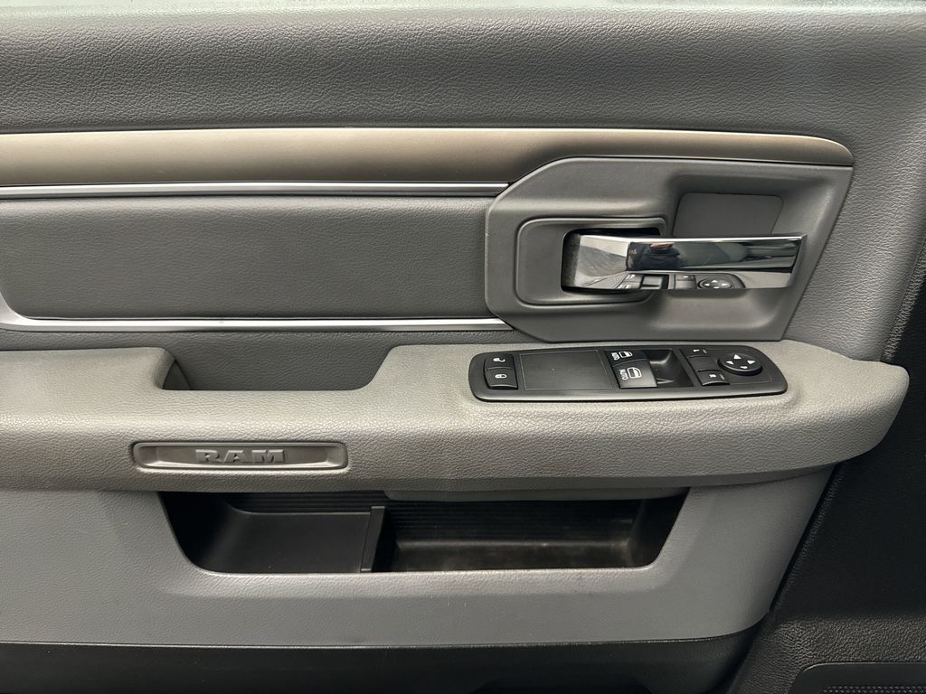 2018 Ram 3500 Tradesman SLT photo 18