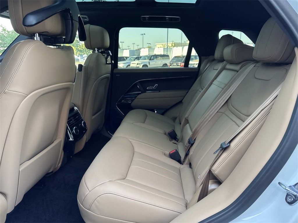 2025 Land Rover Range Rover Sport SE photo 14