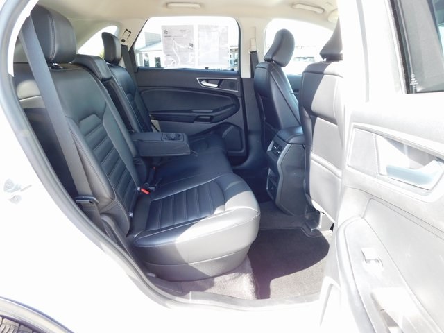 2024 Ford Edge SEL photo 16