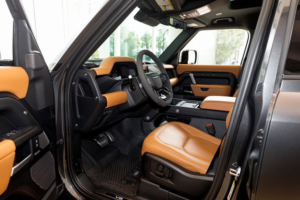 2024 Land Rover Defender Carpathian Edition photo 21