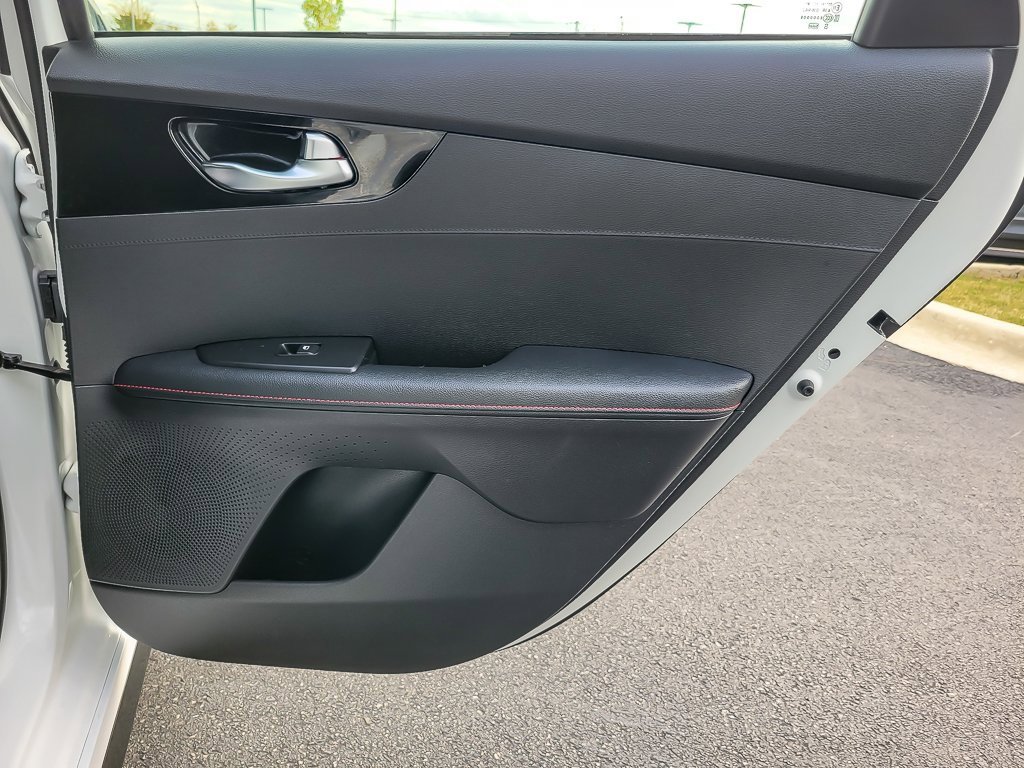 2023 KIA FORTE - Image 19