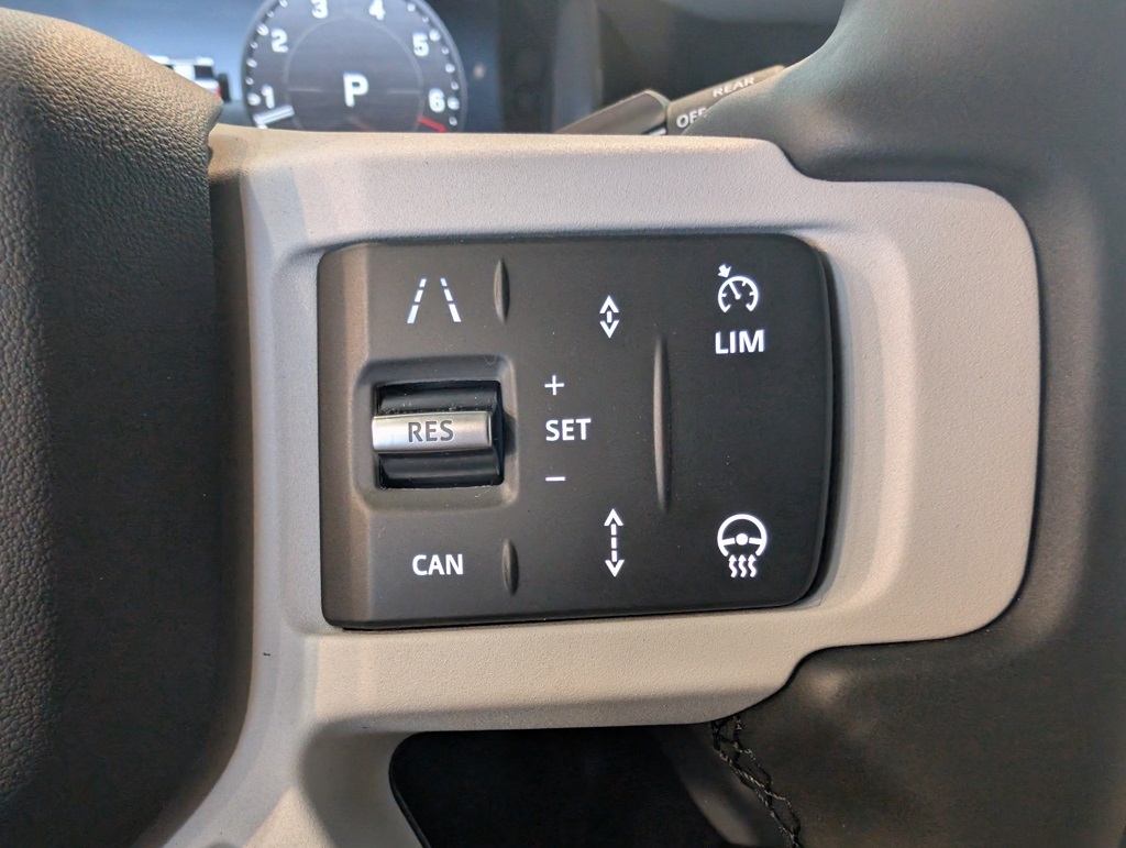 2025 Land Rover Defender 110 S photo 18