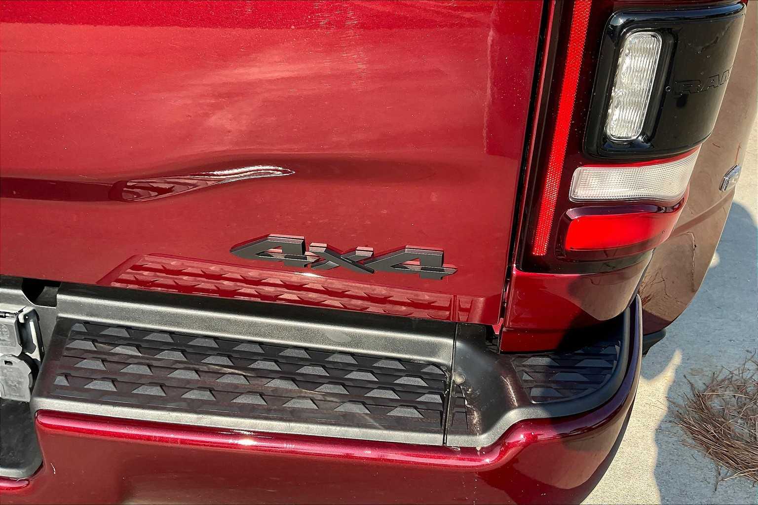 2024 Ram 3500 Laramie photo 9