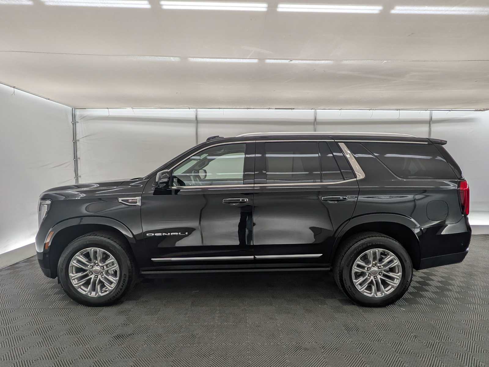 2025 Gmc Yukon Denali photo 2