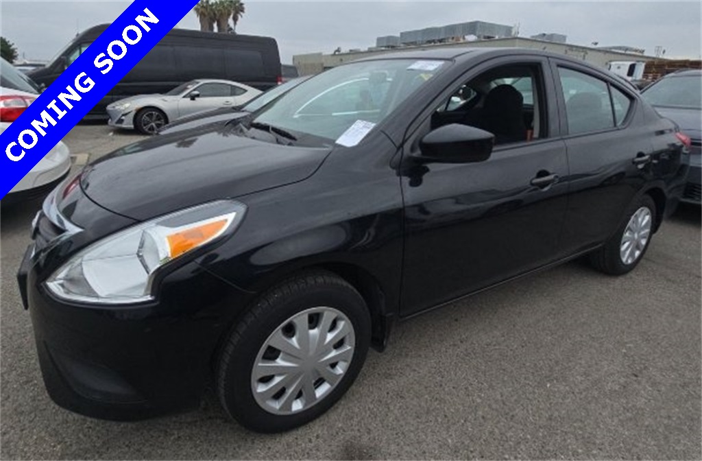 2016 Nissan Versa Sedan S's photo