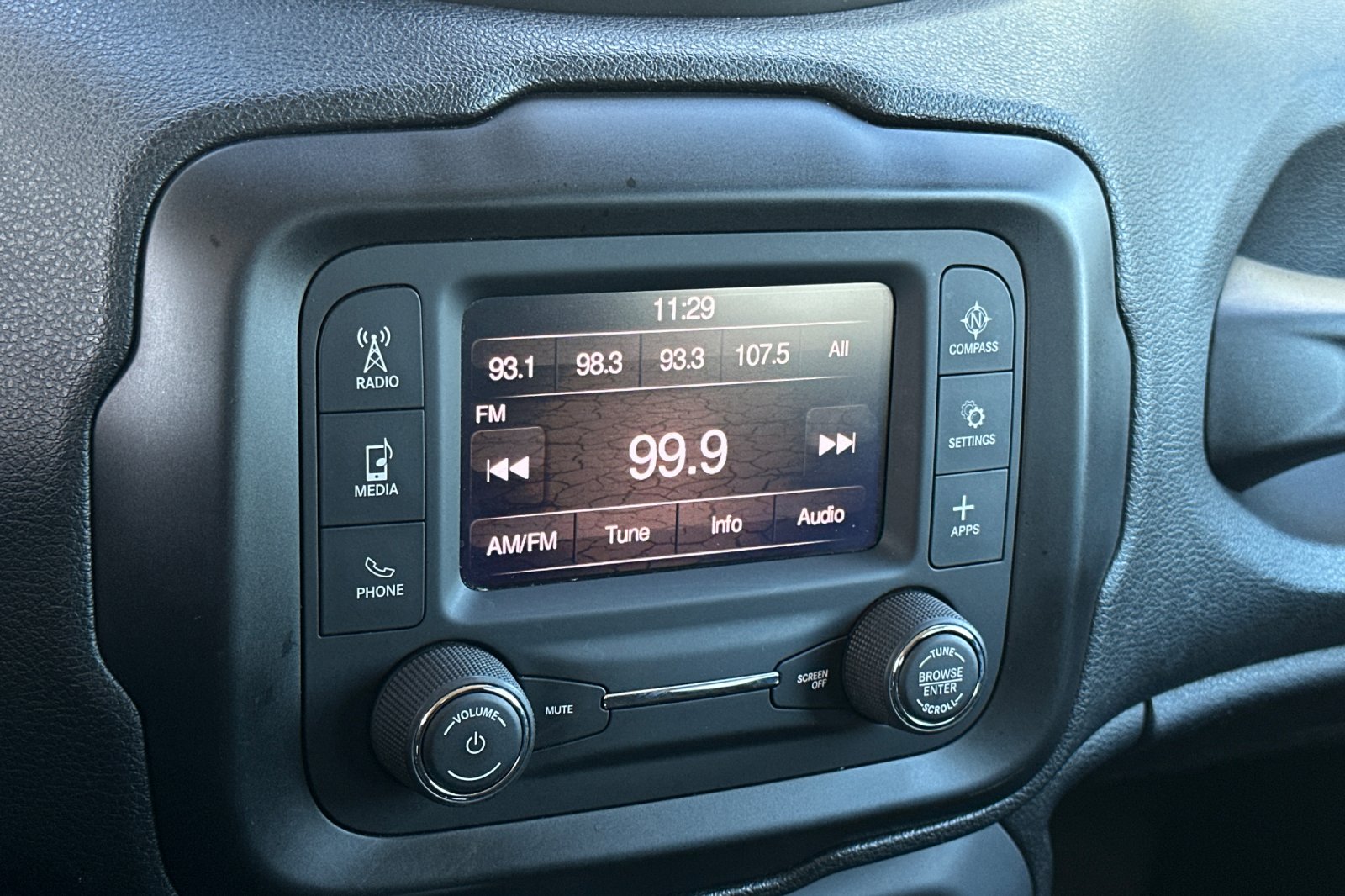 2018 Jeep Renegade Sport photo 13