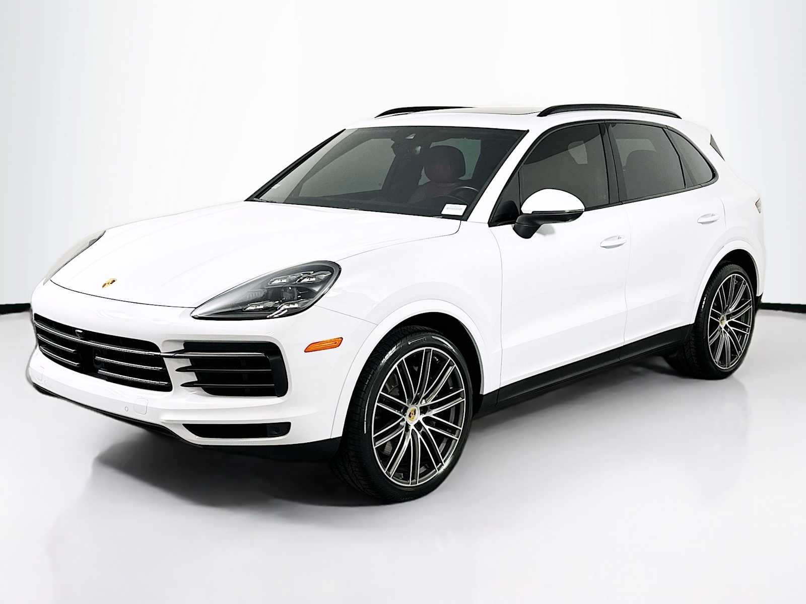 2023 Porsche Cayenne Platinum Edition's photo