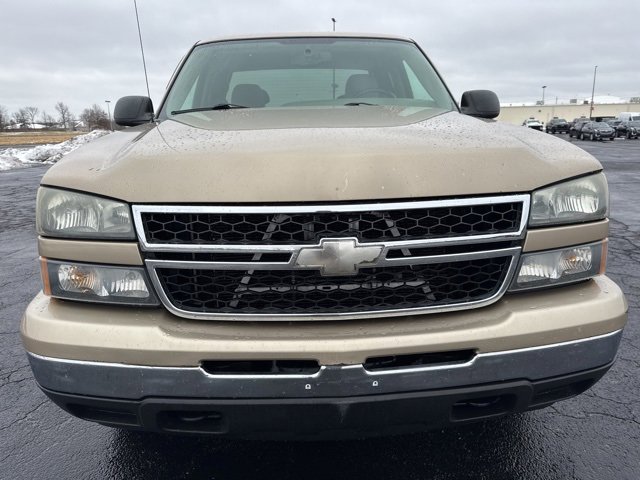 Used 2006 Chevrolet Silverado 1500 LT1 with VIN 1GCEK19Z26Z294478 for sale in Defiance, OH