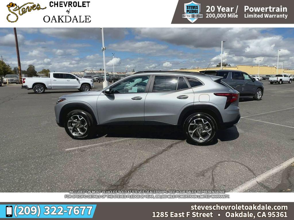 2024 Chevrolet Trax LT photo 7