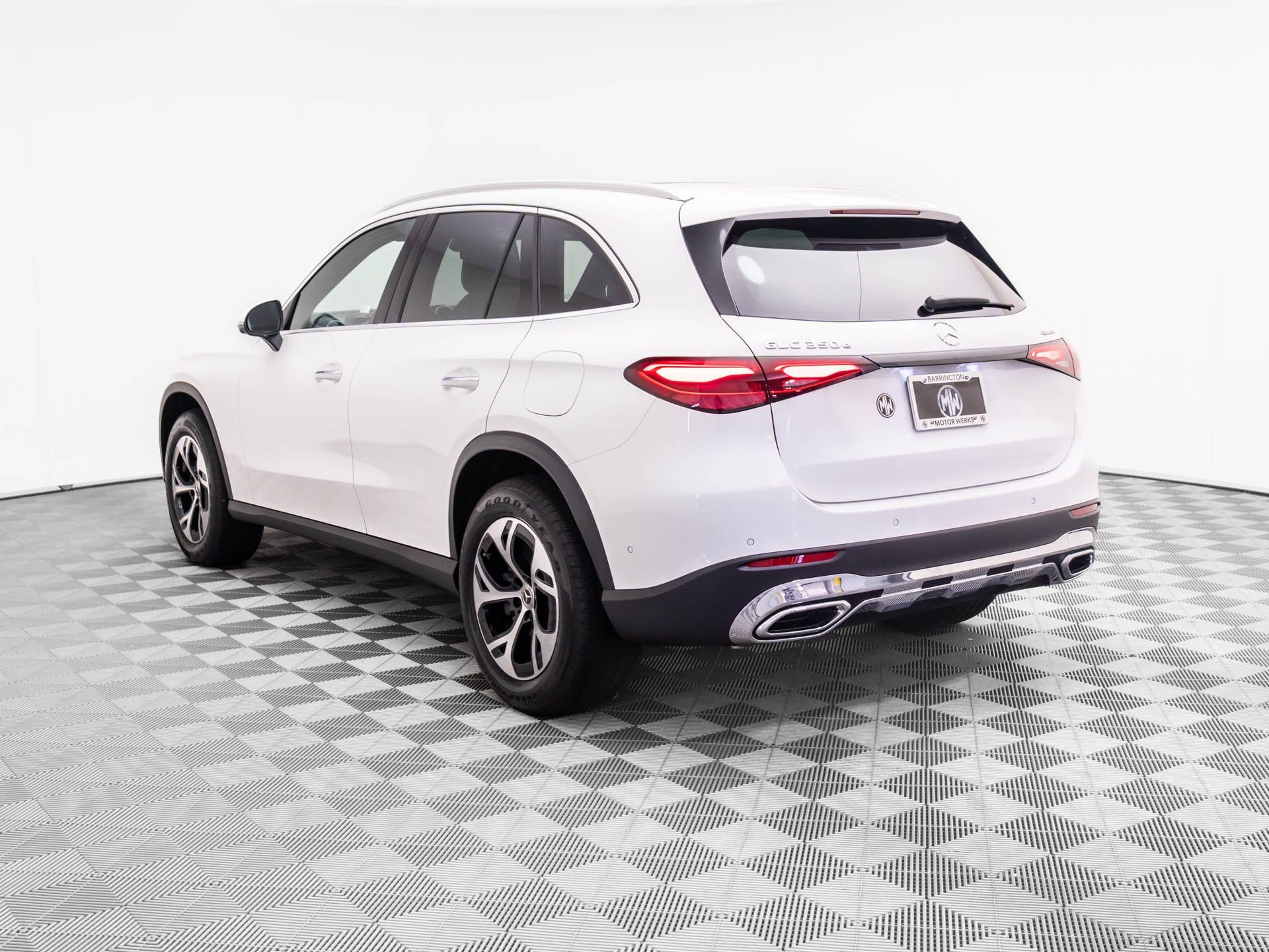 2026 Mercedes Benz GLC 350e 4MATIC photo 3