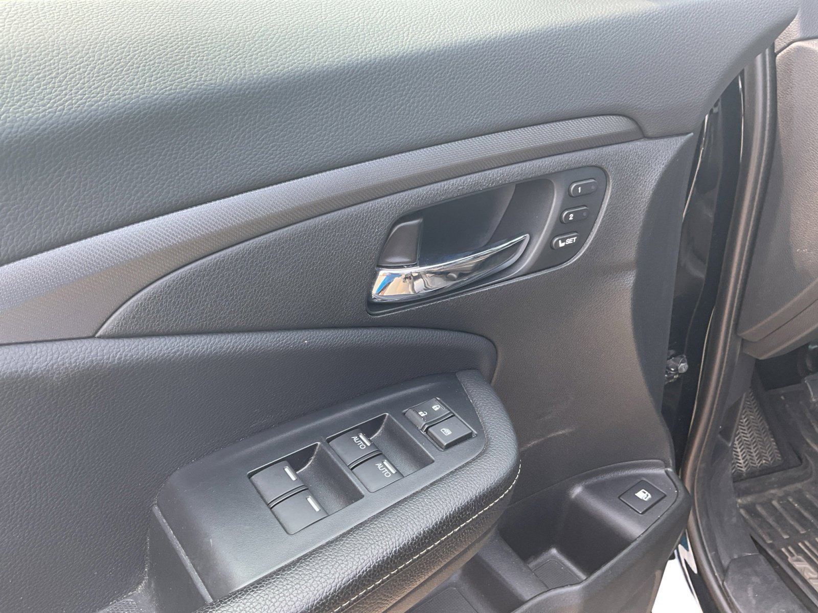 2022 Honda Ridgeline RTL-E Black Edition photo 20
