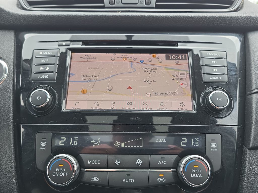 2018 Nissan Rogue SV photo 18