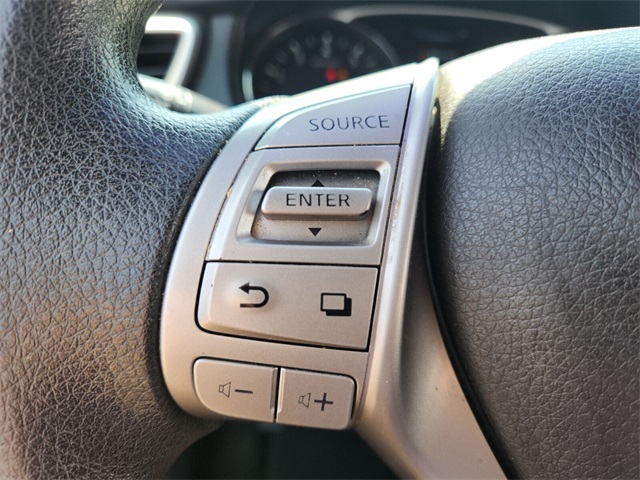 2016 Nissan Rogue S photo 21