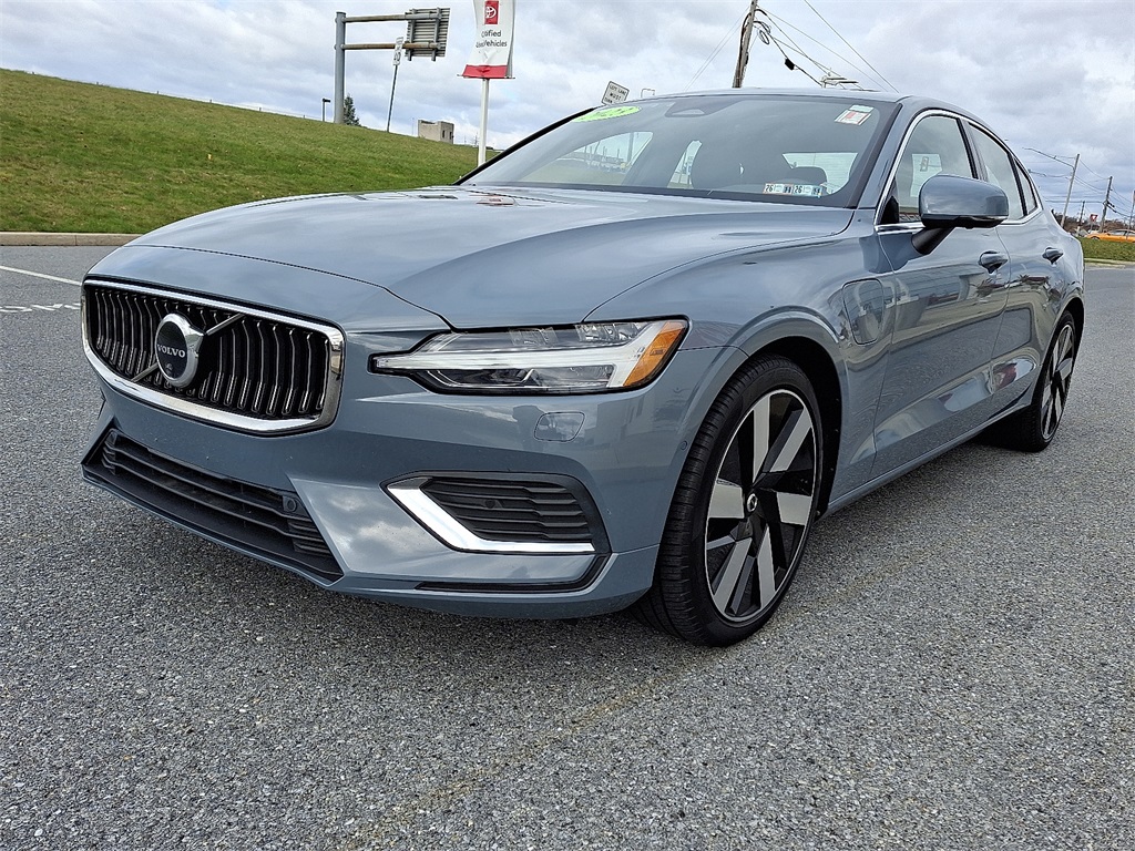 2023 Volvo S60 Recharge Ultimate AWD photo 4