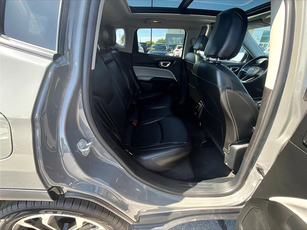 2022 Jeep Compass Limited photo 16