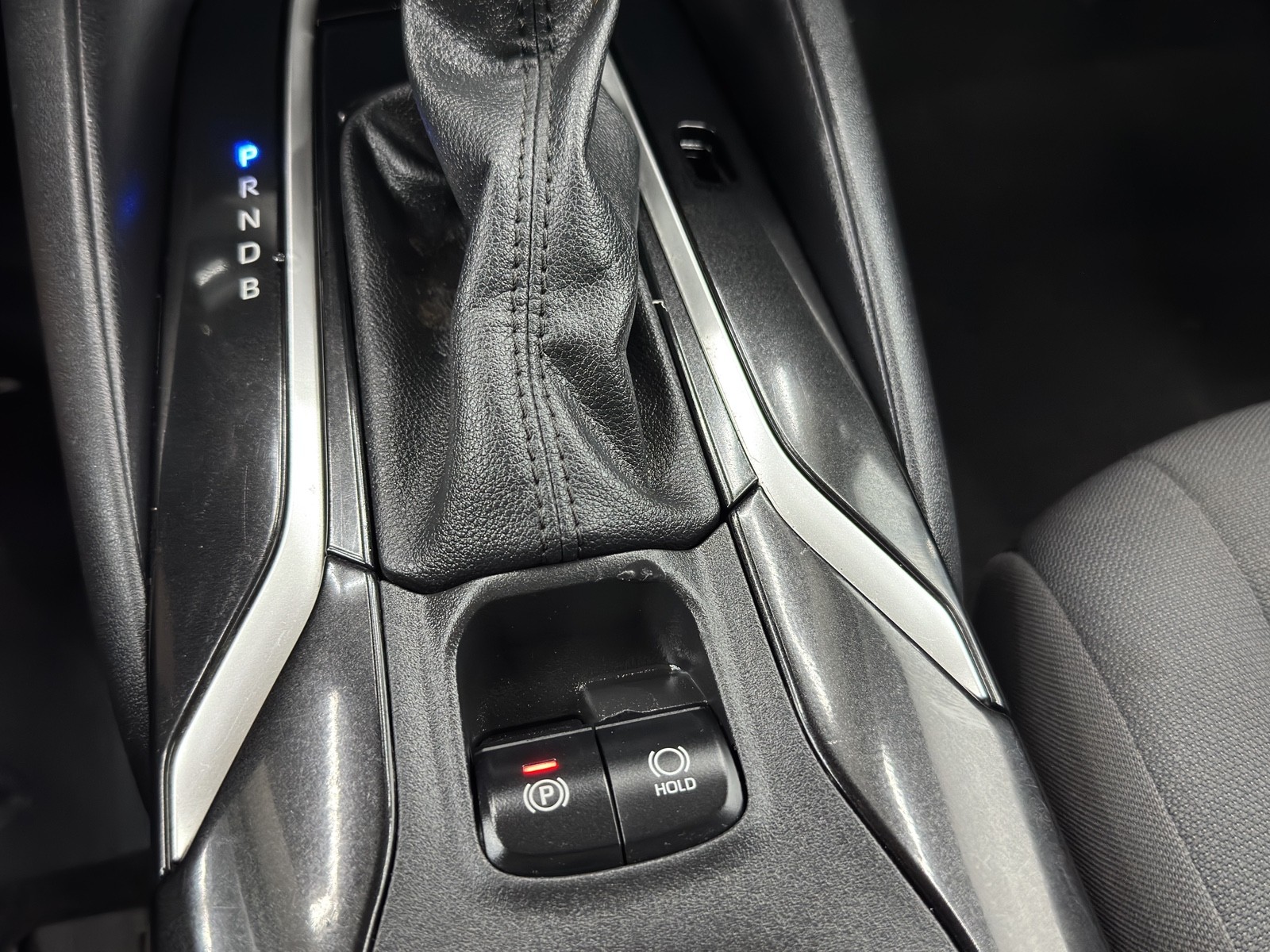 2022 Toyota Corolla LE photo 35