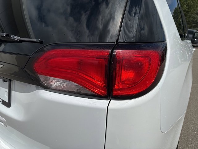2023 Chrysler Voyager LX photo 12