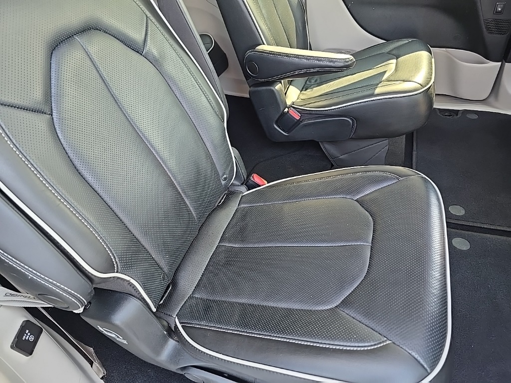 2022 Chrysler Pacifica Limited photo 14