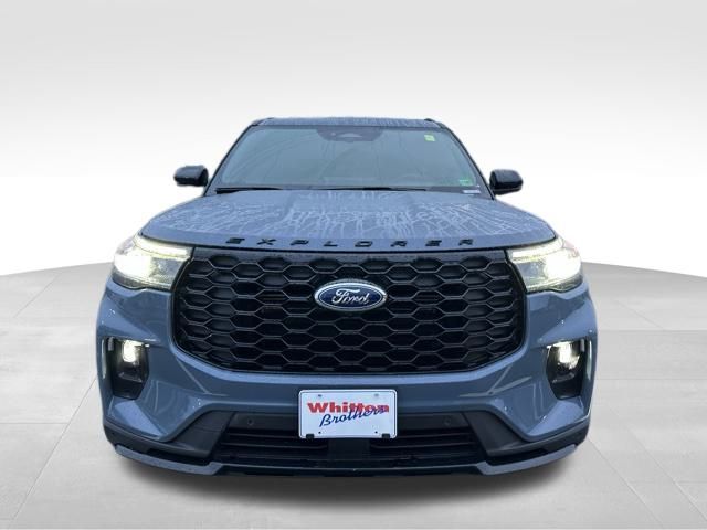 2025 Ford Explorer ST-Line photo 10