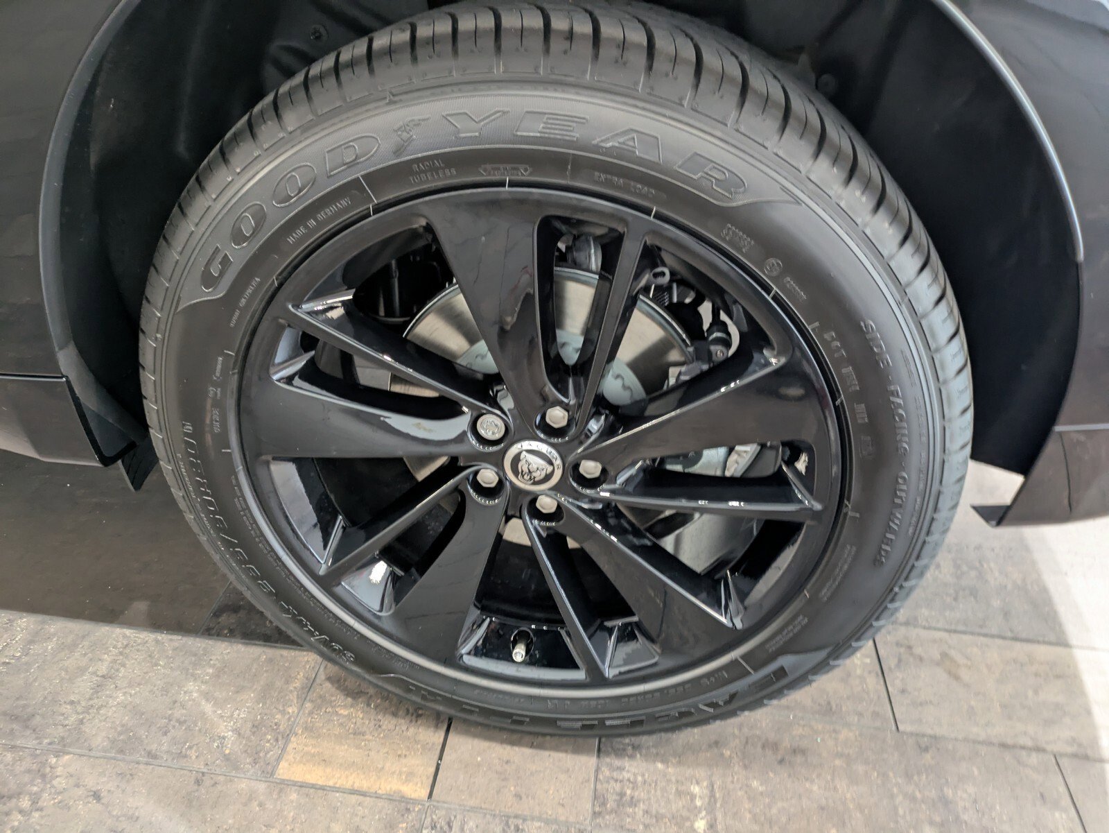 2026 Jaguar F-PACE R-Dynamic S P250 photo 13
