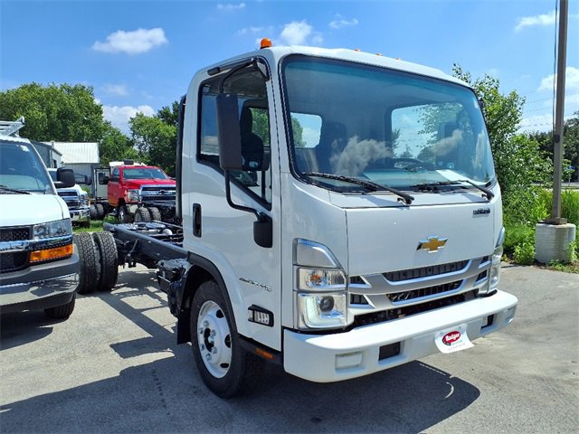 2024 Chevrolet Silverado 4500HD photo 2