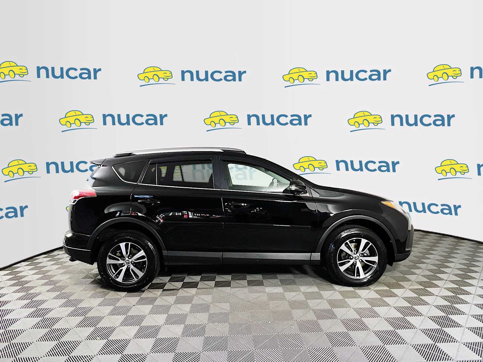 2018 Toyota RAV4 XLE photo 6