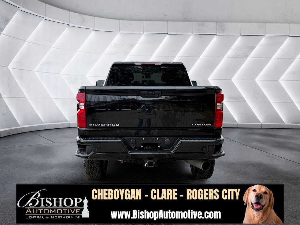 2024 Chevrolet Silverado 2500HD Custom photo 9