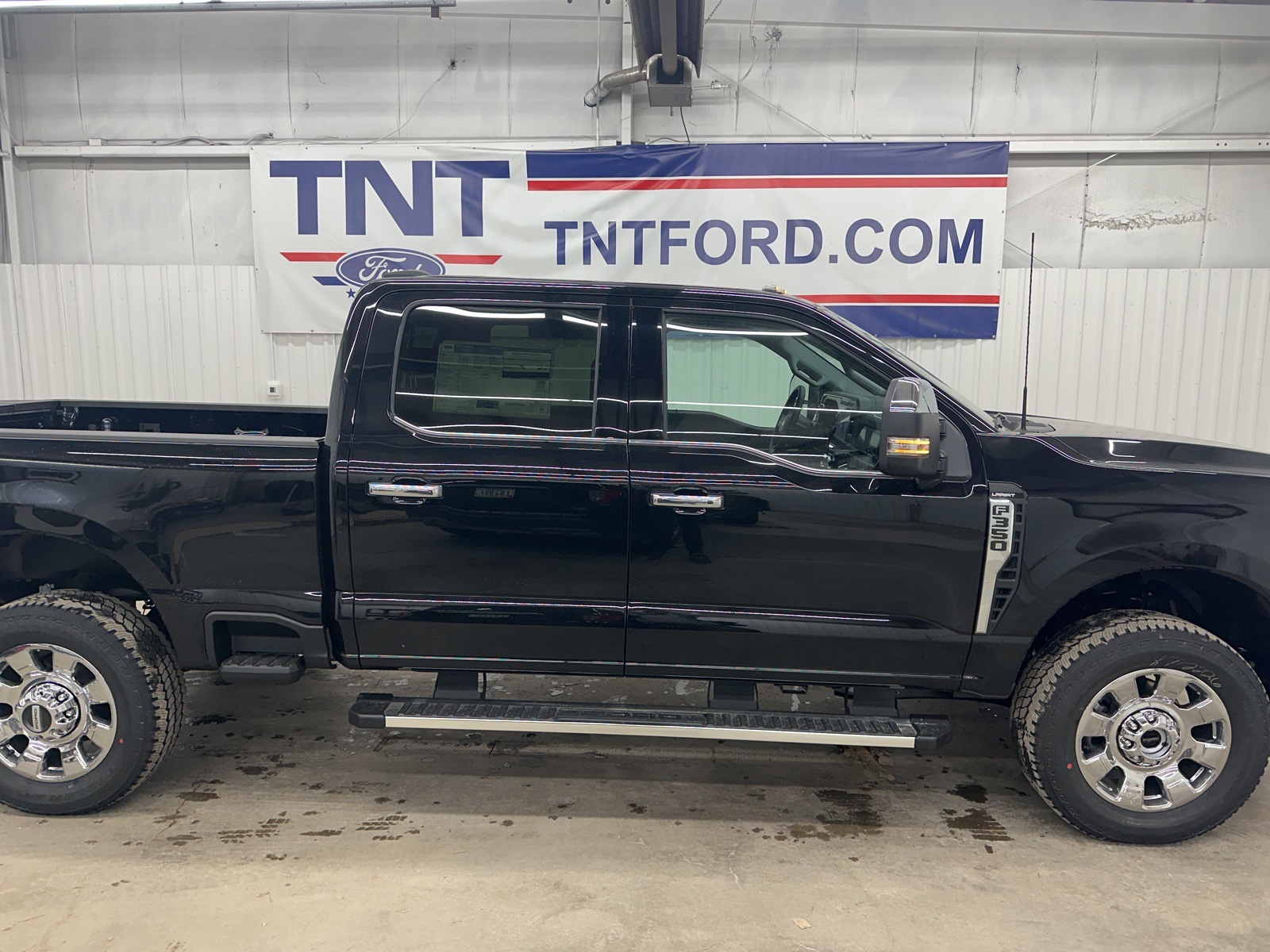 2026 Ford F-350 Super Duty Lariat's photo