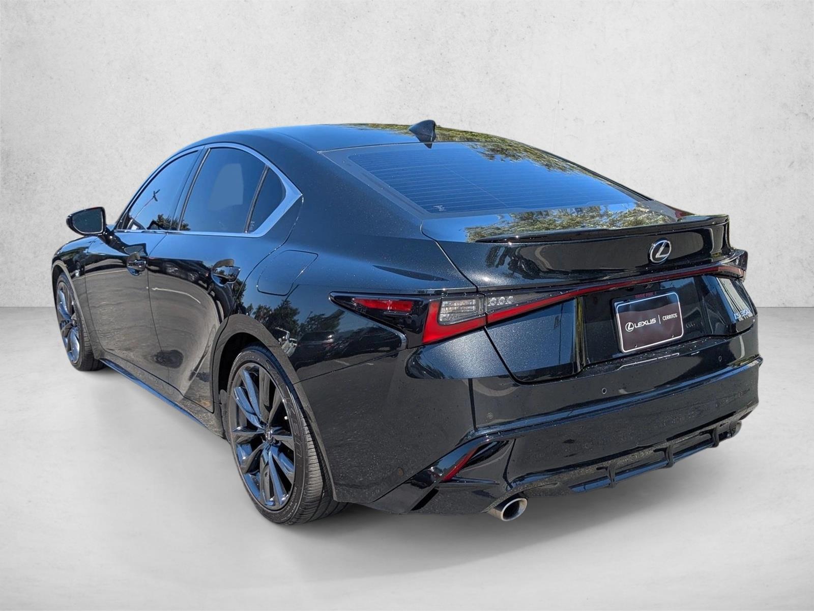 2022 Lexus IS F SPORT photo 8