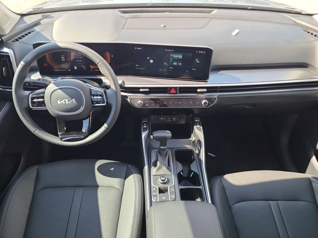 2025 Kia Sorento S photo 15