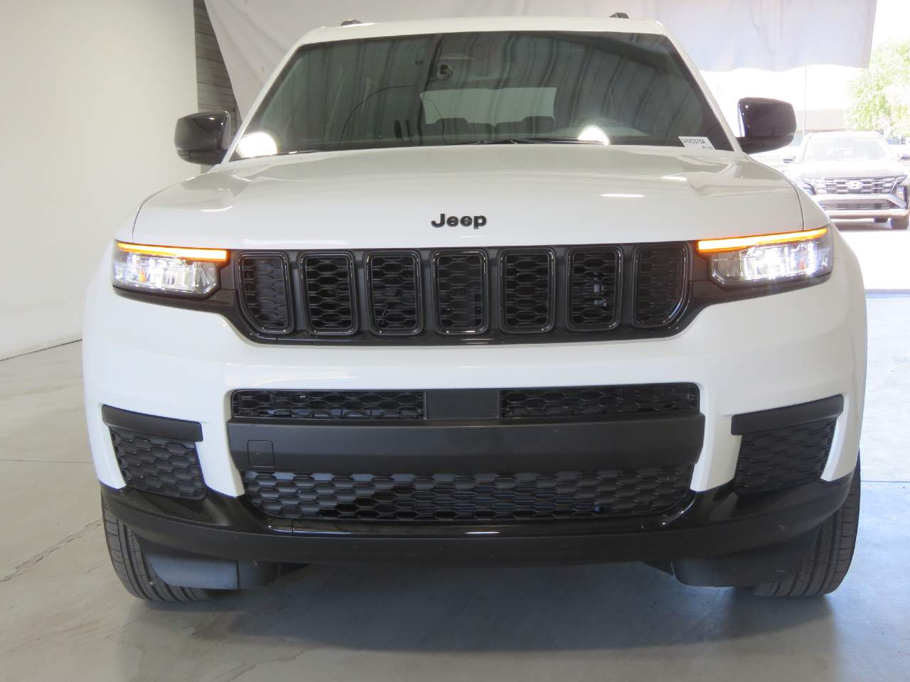 2024 Jeep Grand Cherokee Altitude X photo 2